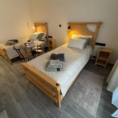 Bed & Breakfast Sobe Teatar 3 *