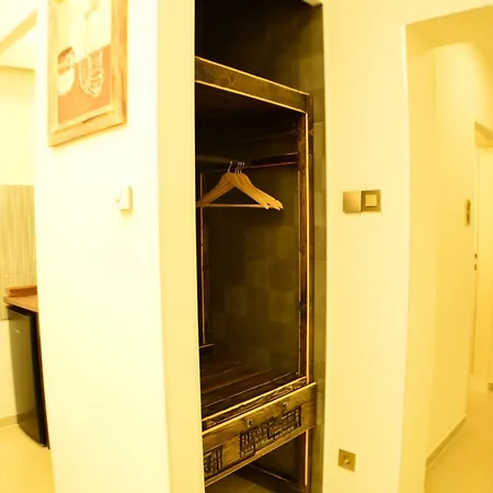 Bed & Breakfast Sobe Teatar 3 Subotica