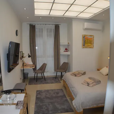 Bed & Breakfast Sobe Teatar 3