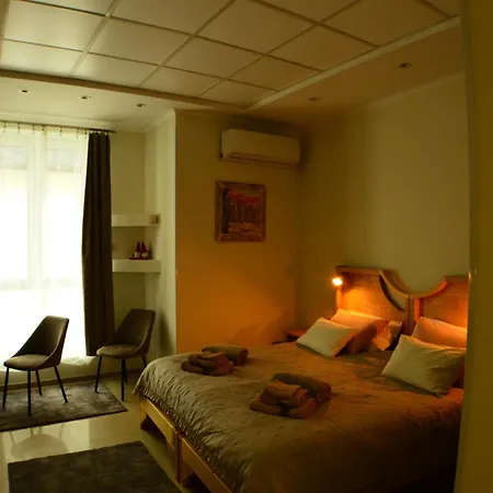 Sobe Teatar 3 Bed & Breakfast