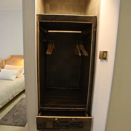 Sobe Teatar 3 Bed & Breakfast