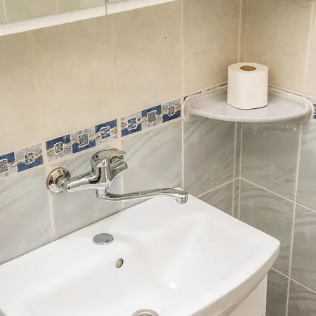 Sobe Teatar 3 B&B 수보티차